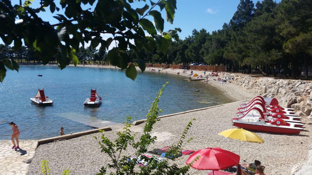 Novigrad Istria Apartments Daniela מראה חיצוני תמונה